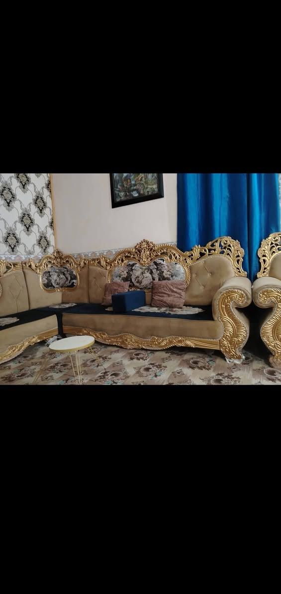 لبيع حي الغدير قرب أسواق الكفيل راقم ***********
