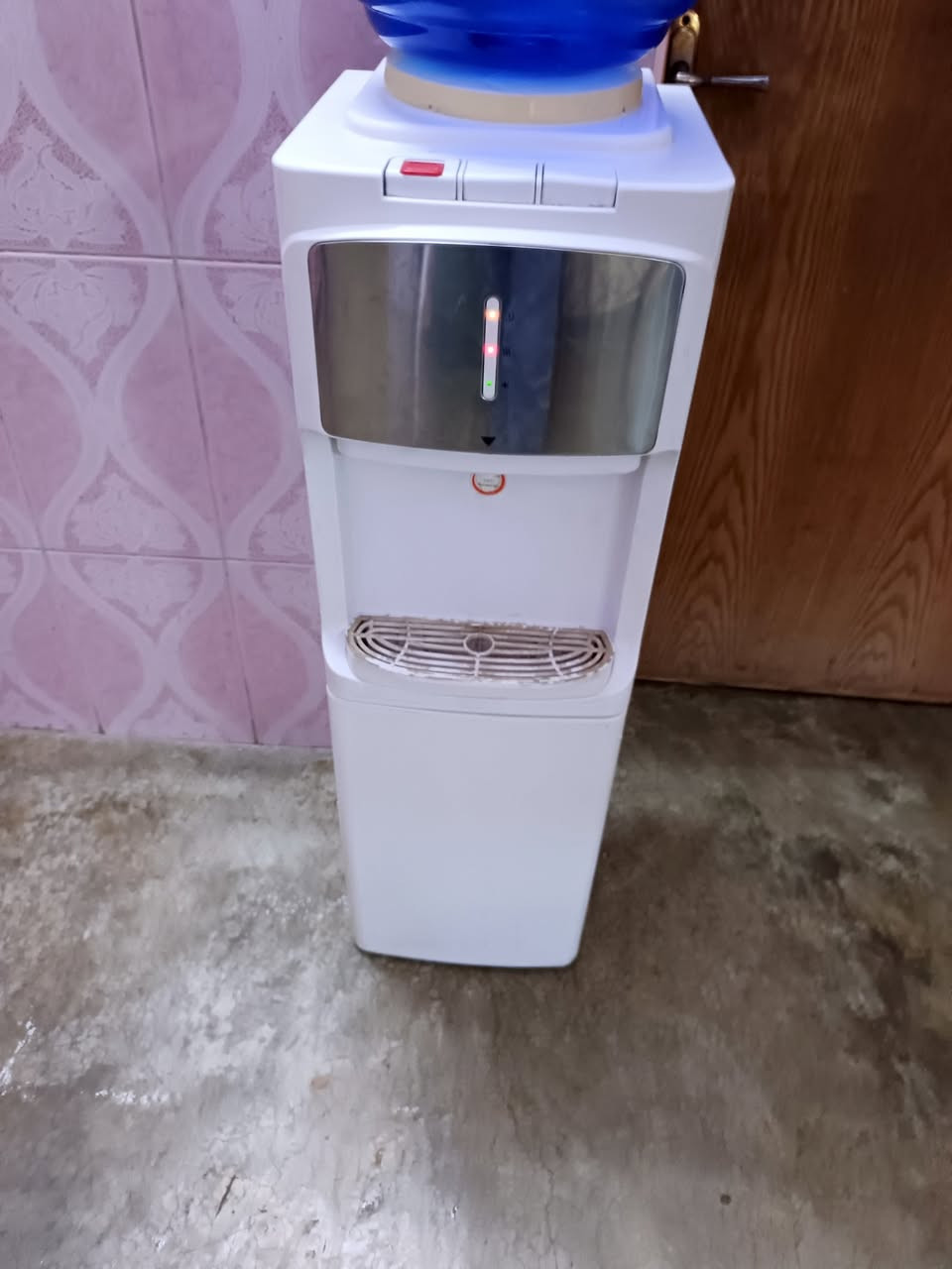 براد شغال شرط حار بارد كل عيب مابيه بشرط فول نضافه بلادي شركه سعر60 وبيه مجال مكاني كركوك حي عسكري شراي اتصل ***********
