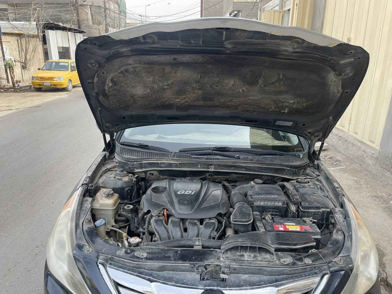 سلام عليكم سوناتا 2011  امريكي.  محرك 2400  السياره جاهزه ونضيفه كلش مبدل بابين الي بصف السايق وبارد باب السايق   رقم الدولي النكليزي الجديد السعر 98 ورقه بيها مجال حك جيتك عنوان بغداد الكريعات شارع الكويتي ***********  بي وات ساب
