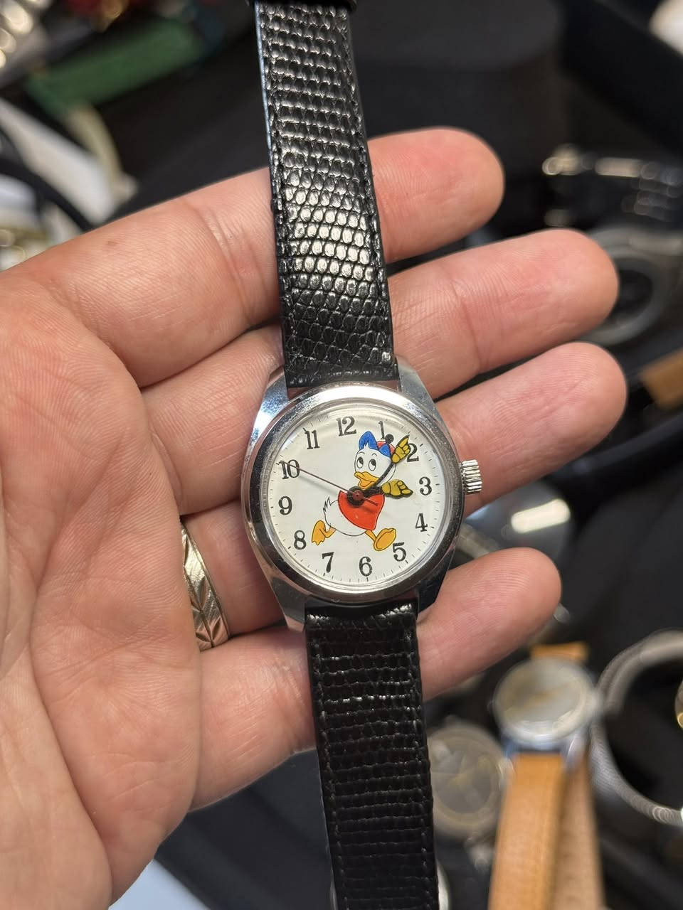 ساعه دزني نصب تكويك

قطرها 32
ساعه جميله بشكل

سعرها 35 الف 

وقتها مضبوط


**إذا كنت صاحب هذا الإعلان وتريد حذفه لأي سبب، رجاءا أرسل رسالة إلى الدعم الفني**