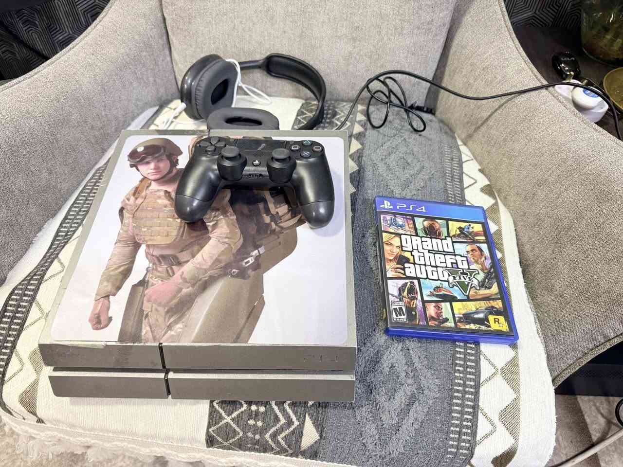 بلي 4فات باله نظيف مع قرص GTA مكاني بغداد كرادة أريده ب١٨٠لف  ***********
