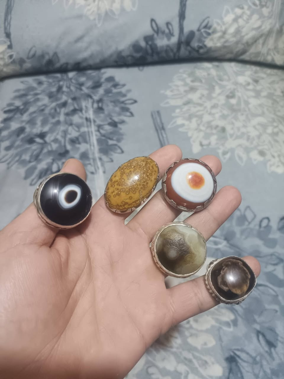 محابس لل بيع السعر 600
ابي استفسار على هااذه الرقم***********
