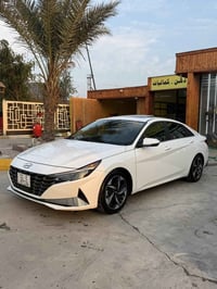 للبيع النترا لمتدد 2022 فول 1/1  لون ابيض صدددفي ضرر جدآ بسيط خشم جامل...