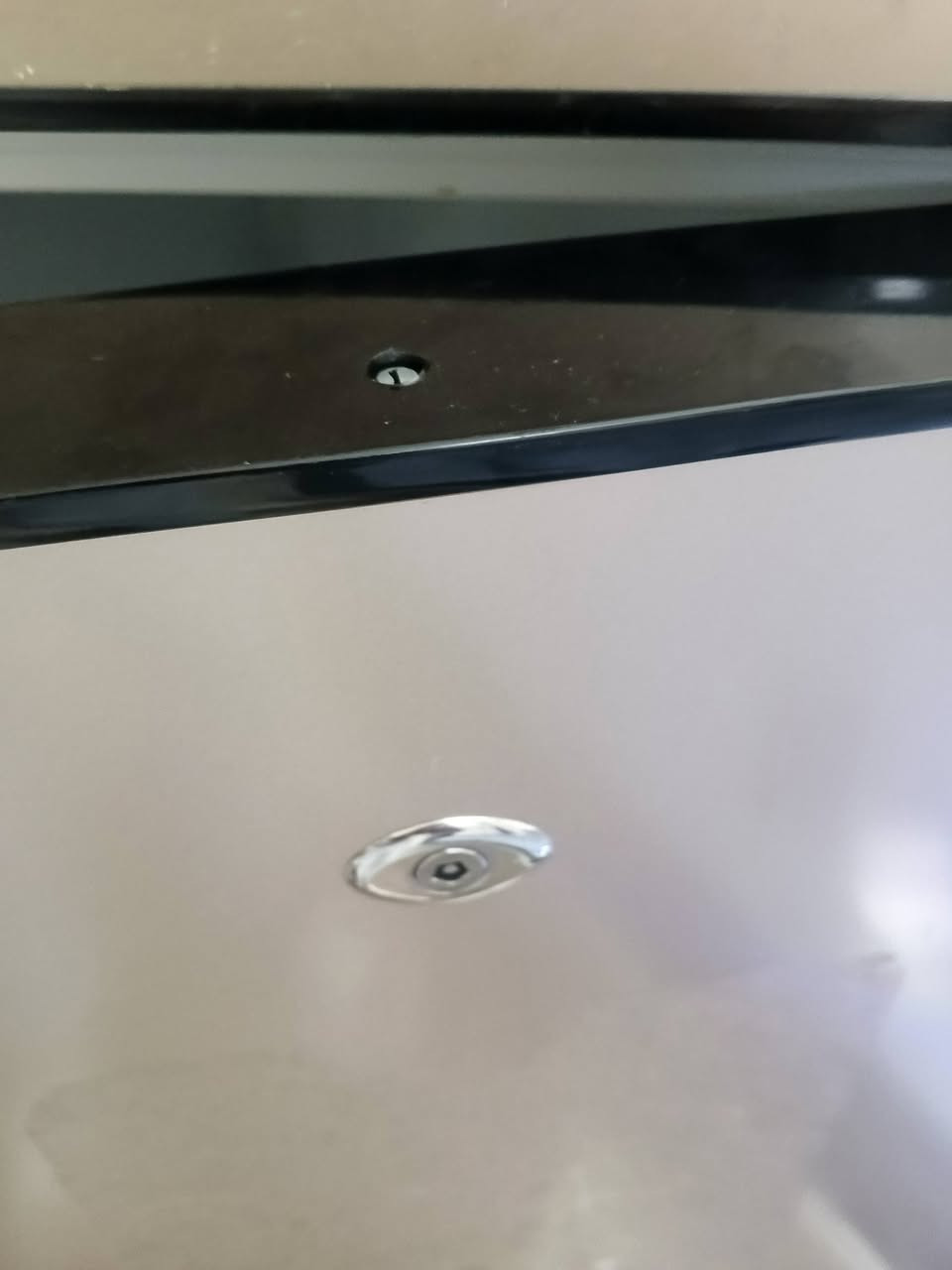 ثلاجة  جديده كلش جديده يعني صار سبوع من جبته  للبيع. مكاني بسمايه الثلاجة مال غرف بسمايه كلش حلوه وشي مرتب سعر 500 وبيه مجال الرقم *********** بي وتساب
