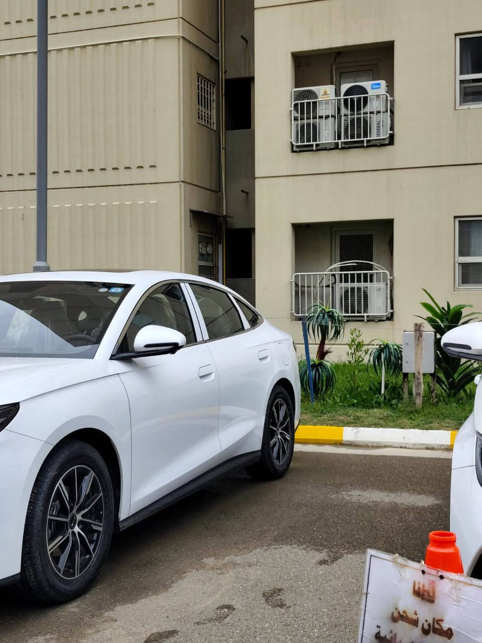 السلام عليكم
سيل 6موديل 24 رقم بغداد
بنوراما و4 كاميرات
ويل 17
بطارية الكبيرة 120كيلو
ماشيه3500
مغلف البنيد والدعاميةPPF
السعر 162
للاتصال ***********
