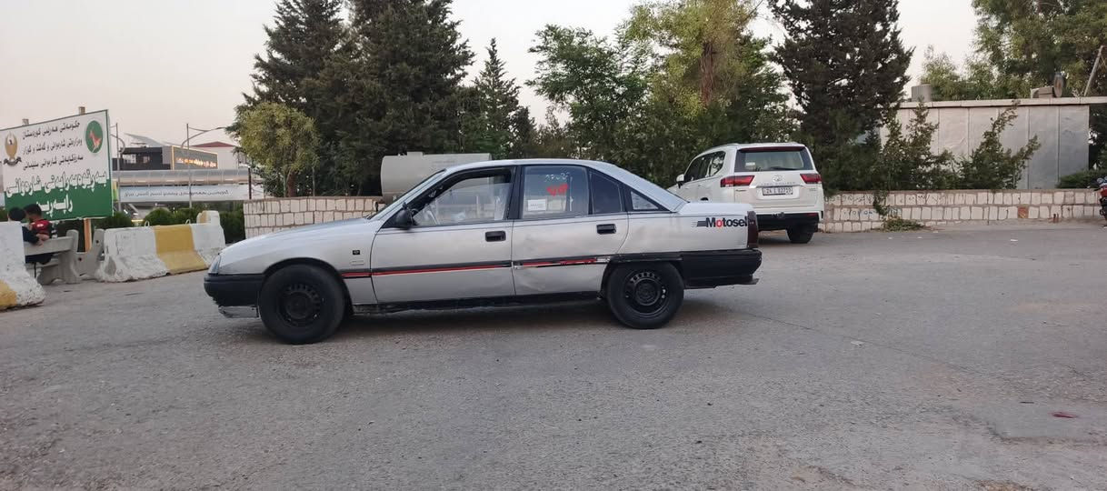 ئۆپڵ ئۆمیگا ئاڕم پلاستیک سلێمانی مەکینەی بیستی ئەوروپی ڕەش گێڕ عادیی  ئاڕمو ئەوەلیاتو گێڕو مەکینەو ئەکسلو سەرفو بوخار موسو بڕاوە کامل بەشەرتوبەزەمان بێعەیبە نرخی تەنها 11 گەڵا پارەی علوجێکە شوێن سلێمانی ئاسیا ***********کۆڕەک واتسئاپ ڤایبەر *********** السليمانية, العراق
