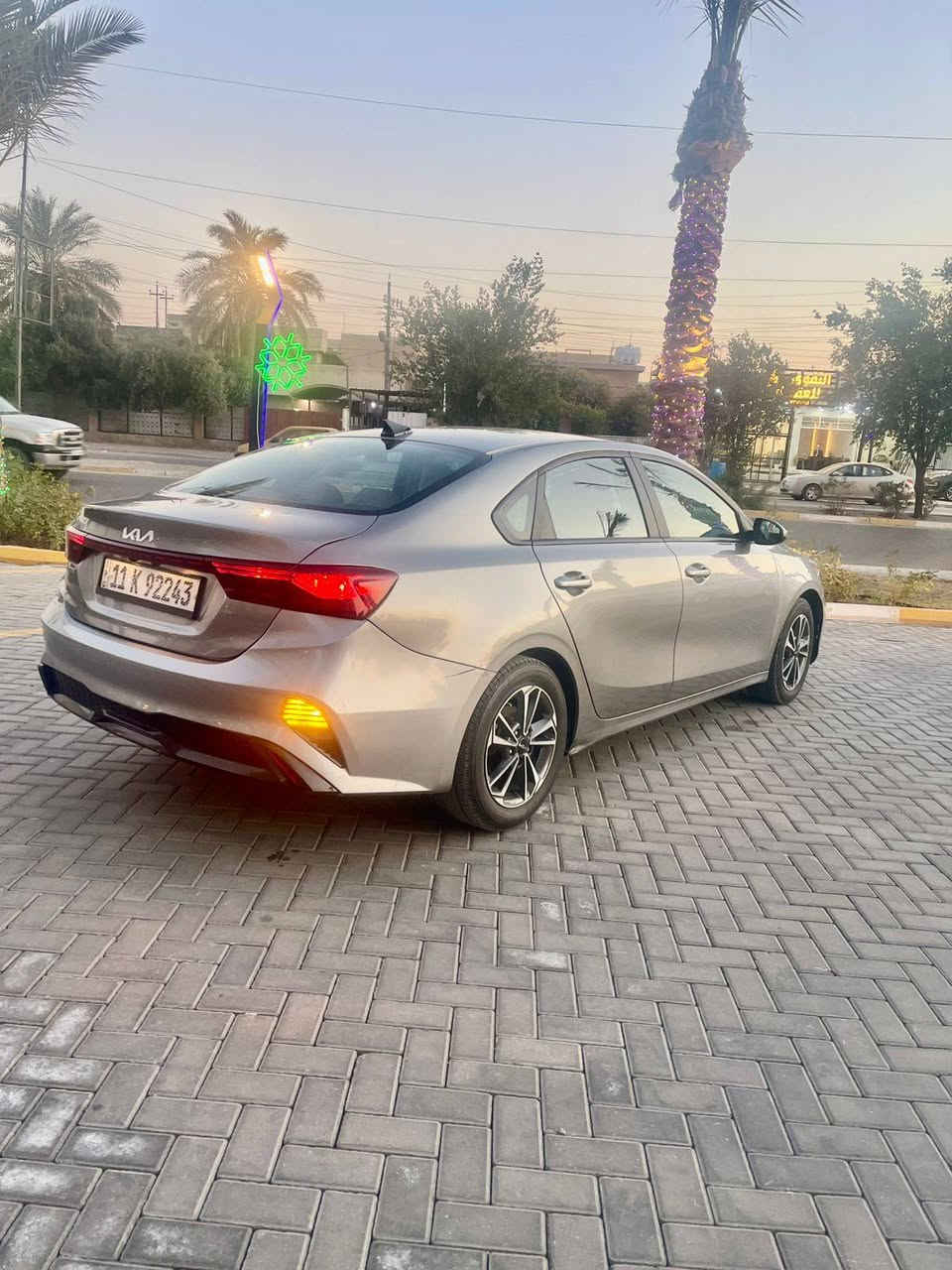 السلام عليكم كيا فورتي للبيع موديل 2023 بسمي صبغ جاملغات خلفيه من امريكا وصور الحادث في المنشور السعر140 وبيها مجال الاتصال على الرقم *********** يوجد واتساب
