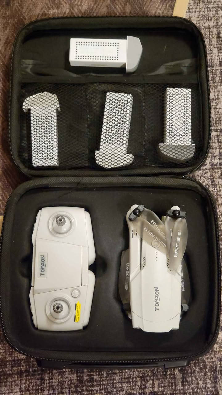 درون للبيع tomazon D65 GPS نضام رجوع تلقائي وبيها GPS 
كامرتين FHD وبيها خاصيه تسجيل ع بطاقة الsd الرام 

المسافه 500 متر 
الارتفاع 100 متر 

وياها 4 بطاريات زمن كل وحده 15 دقيقه  
+ جوستك شحن 

الطياره بيها فقط الماطور الي ماشر عليه واكف تبديله ١٥ الف تقريبا والباقي كله شغال بغداد, العراق


**إذا كنت صاحب هذا الإعلان وتريد حذفه لأي سبب، رجاءا أرسل رسالة إلى الدعم الفني**