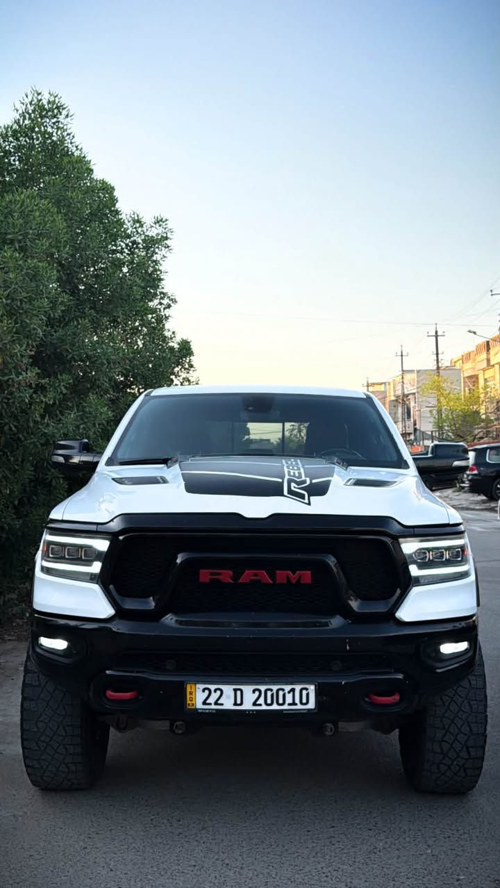 السلام عليكم
رام ريبل 2020 
محرك 5700 
دفع رباعي 4WD
رقم اربيل تحويل او وكاله 

‎السياره فول مواصفات بانوراما داخل جلد احمر واسود تدفئه مقاعد وستيرنك شاشه طويله 12 انش نضام صوت هارمن كاردن 
** عليها كت ترفيع اصلي Rough Country 6 انش على ويل اصلي مال سياره وتاير اصلي GOOD YEAR قياس 35x12.5R18 

حادث السياره موضح بلصور 
جاملغ خلفي صبغ باب تبديل نفس اللون ايرباك برده فقط رقم شاصي 1C6SRFLT6LN147056

السعر 31,500$ وبيه مجال 
للاستفسار *********** مكانها بغداد
