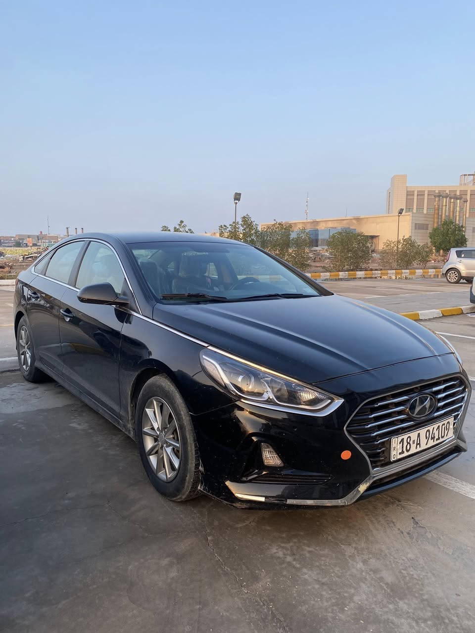 للبيع …. 
سوناتا 2018 
وارد أمريكي مواصفات نص فول المعروفة 
حادثها بنيد تبديل وجامرلغ صبغ 
مكينة 2400 GDİ
 زنون عالي تبريد شغال كامرة خلفية 
‭0778 063 6466‬
