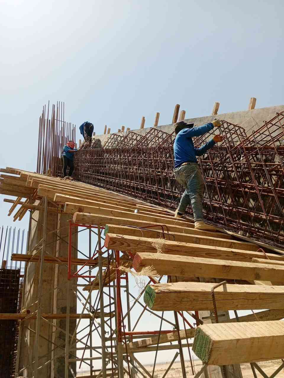 سلام عليكم اني حداد عدي كادر شغل نظيف اي عمل يخص تسليح على اطن قطعي ***********
