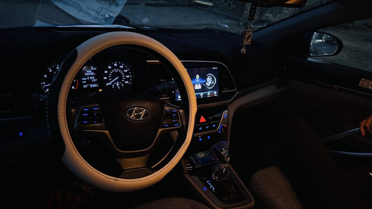 السلام عليكم الانتراء موديل 17رقم الهاتف ***********
