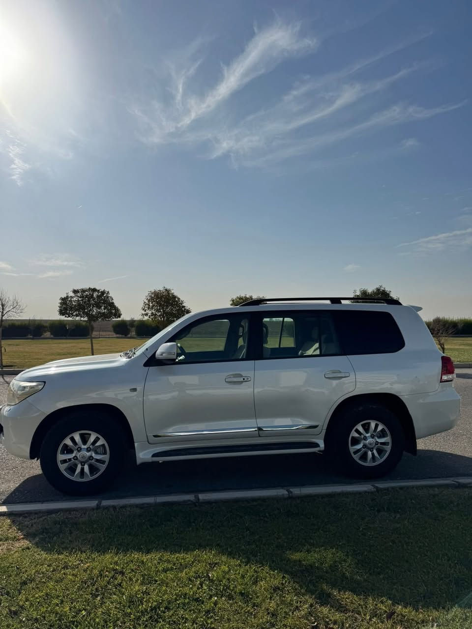 السلام عليكم 
لاندكروز 2009 Gxr v6مكفولة دعاميات فقط صبغ 
السيارة على وضع البلادي  
السعر( 300 )وبيها مجال بسيط 
رقم اربيل و اسمي
*********** واتس اب
