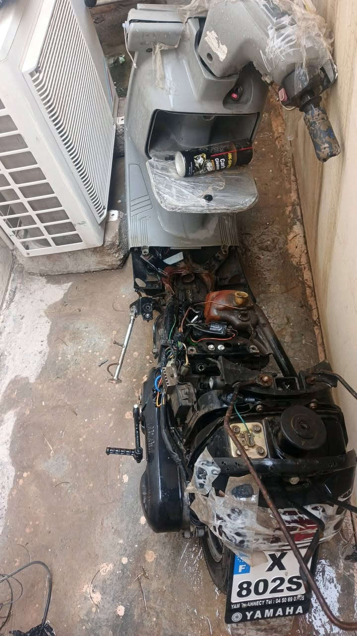 سلام عليكم دراجه ياماها تشتغل وتطفه  ابيعها جف تراب كفراتها موجوده سعرها١٠٠بيها مجال ***********واساب موجود

