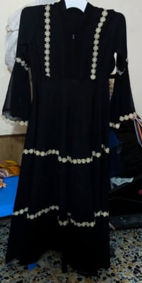 نظيفة • قطعة • ملابس