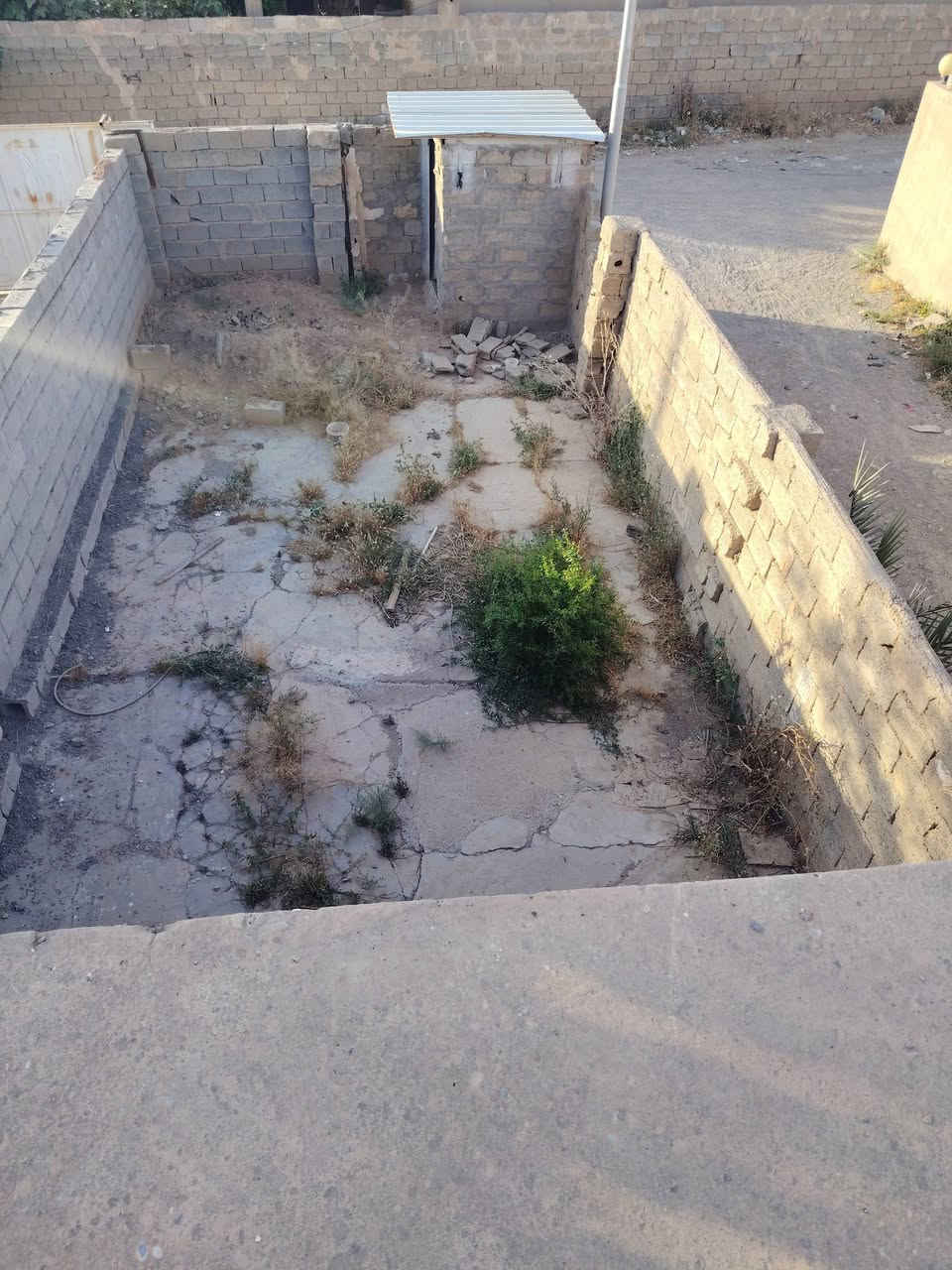 قطعه ارض للبيع ركن
مساحه الارض 122 متر
يوجد في القطعه غرفه جاهزه ٥×٤ + طرمه +صحيات شارع تبليط ٨ متر  قريب ع مدرسة قريب ع سوك   الموقع الحويجه حي السلام العيثات للاستفسار الاتصال ***********
