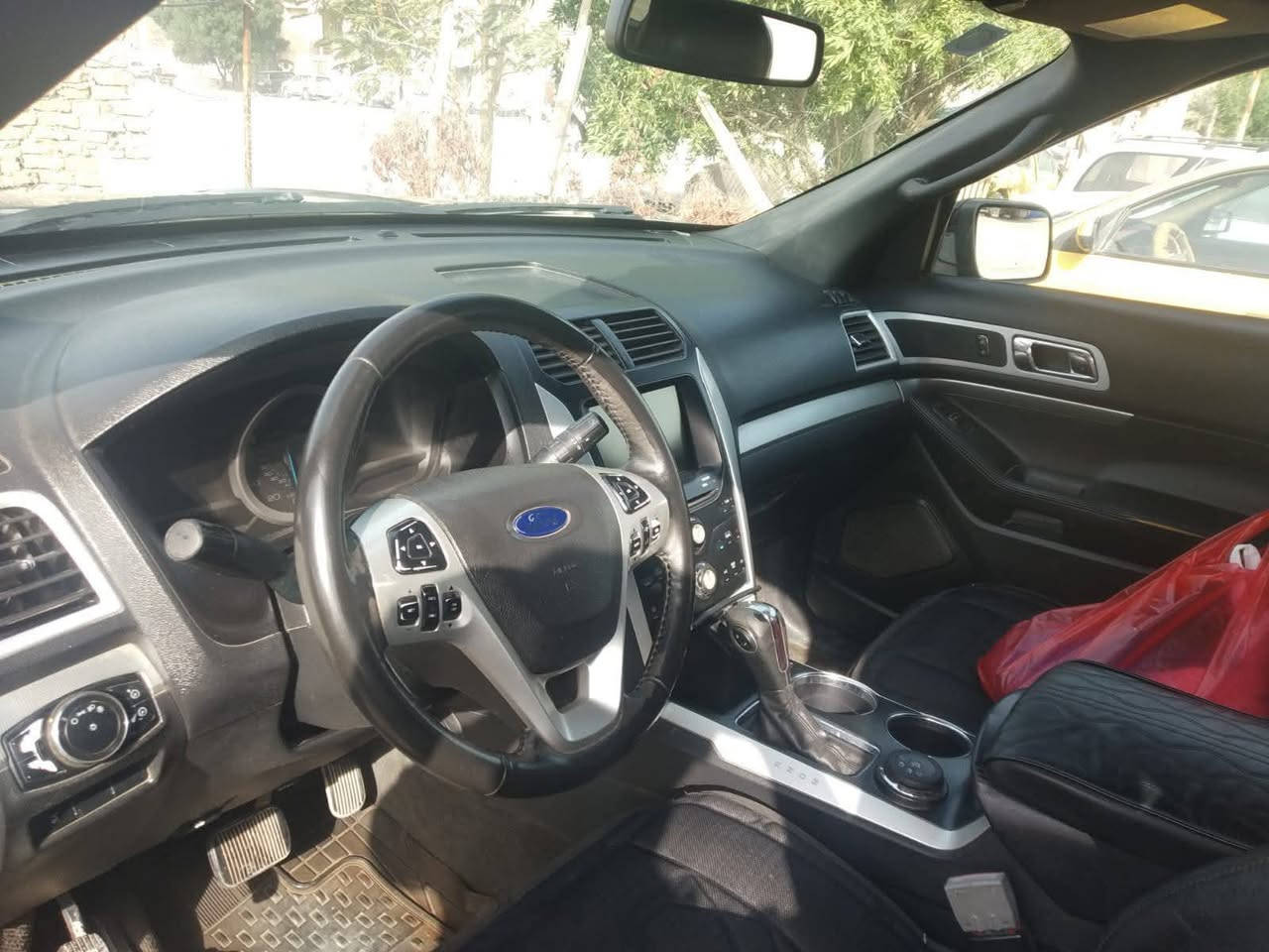 السلام عليكم سياره فورد اكسبلورا موديل٢٠١٢ رقم كربلاء باسمي مشروع وطني فول مواصفات عدا الفتحه السعر 105 وبيها مجال.. الرقم ‏‪***********
