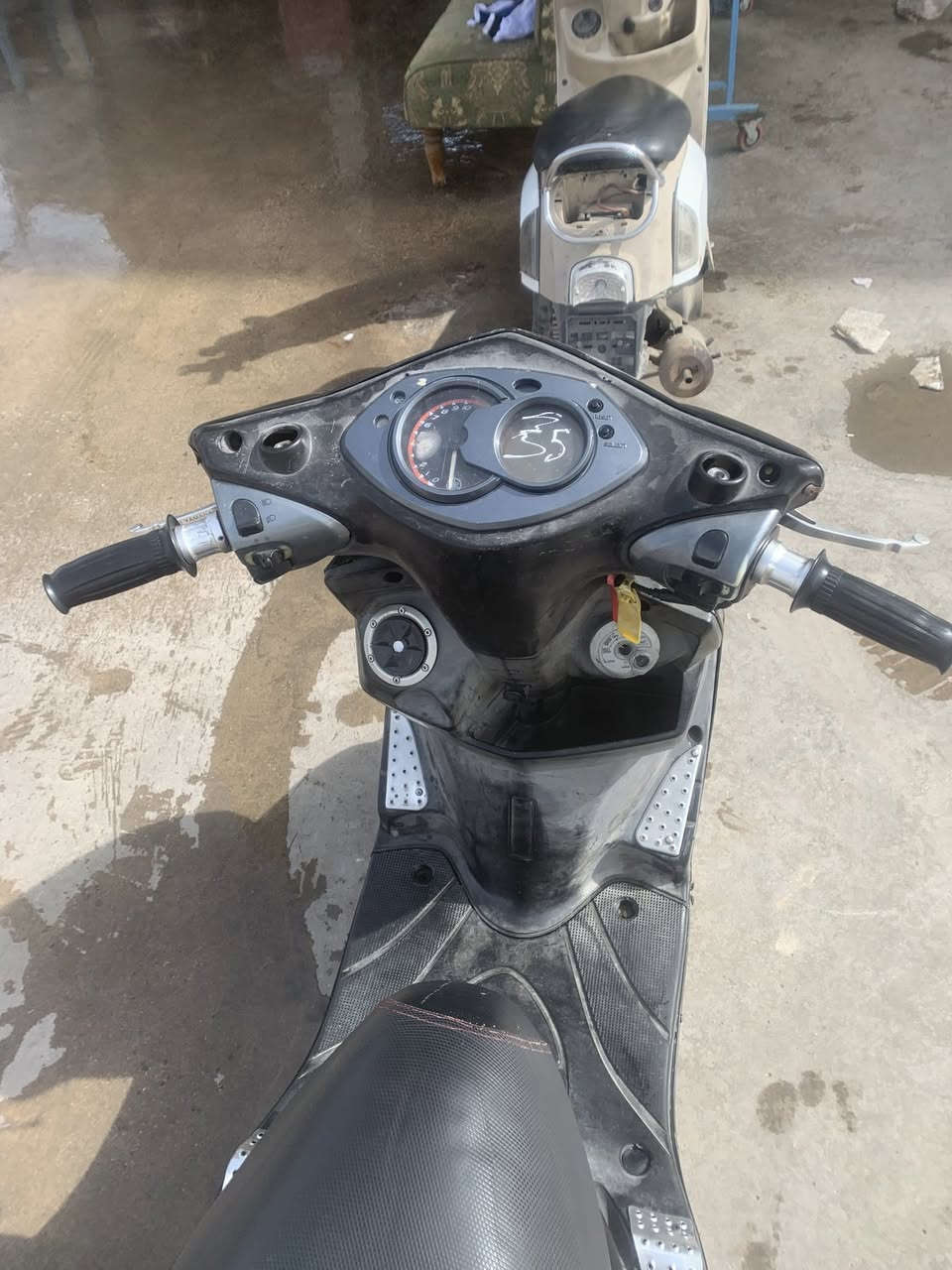 السلام عليكم 🚧السعر نار 🔥 اخوتي سكنس فحل كوري كامله بريك امامي خلفي قبضات رياضي يدات رياضي دوسات رياضي  لا تنقيص لا تبخير المكينه برغي ما مفتوح بيه كفاله   اشاير ماصده كله شغال نقصه واير عداد فقط رقمي ***********واتساب وخاص متواجد السعر ٥٥٠ وبيه مجال مكاني بغداد بلديات
