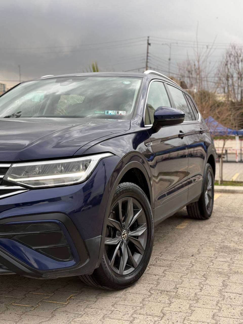 Volkswagen Tiguan SE 2023 -4MOTION
فولكسفاغن تيكوان دبل إكسل 

موديل :2023
الصنف :SE
سعة المحرك :  4 سلندر 2.00cc turbo 
الوارد :  أمريكي 
رقم الشاصي: 
اللون الخارجي : نيلي 
اللون الداخلي : كريمي 
قراءة العداد : 29300 الف مايل
الرقم : أربيل 

المواصفات 
- دبل اكسل
- كيج إلكترونية 
- شاشه كبيره
-رادار أمامي  خلفي وتحديد مسار وقياده ذاتيه 
-رادارات المراية 
-وايرلس جارج 
-بصمه وتشغيل عن بعد 
- مقاعد مدفئه
-  تبريد خلفي وامامي( 8 مخارج للتبريد) 
- نظام carplay  Android Auto 
-  شاشة وسطية
-  نظام النقطة العمياء 
-  هاند بريك بصمة + اوتوو ستارت 
- نظام توقف تلقائي عند الرجوع
 -  كاميرة خلفية بدقة عالية 
 -  نوع المقاعد: كهربائي - جلد - تدفئة 
 -  أكياس هوائية: 10 
-  المصابيح:  زينون - إضاءة ليد- ليزر

الملاحظة:السيارة بدون صبغ بدون تعديل بدون داخل فقط دعامية امامية صبغ  ارباك بردة وسترين سستم 
رقم التلفون ***********-***********
