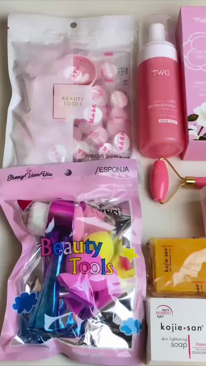 العرض الوردي 🍓 متنوع من منتجات وأدوات العناية بالبشرة، 

ماركاتTWG و Kojie.san. 🎀

ترطيب تقشير تبييض نضارة تنعيم للوجه 💡

كوجي سان صابونة وسيروم تفتيح البشرة وتحتوي على حمض الكوجيك وايظاً غسول😍😍😍

البكج الوردي الثلاثي ساكورا 
مرطب مقشر كريم  تنعيم وترطيب ✨

بكج ماسكات وبكج فرشة وبيوتي بلندر ورولا أدوات تحتاجيهم أثناء الاستخدام 🥰👌

سعر العرض 25 ألف 

متوفر لدينا للحجز والاستفسار عالخاص✉️
 #مراسلة #الصفحة

 #يوجد #خدمة #توصيل #لجميع #المحافظات #العراق 

#فولو #فولومي #فولورز #اكسبلور_فولو #ضيفوني #الاكسبلور_فولو💕 #متابعة_للبيج #ضيفو #متابعين #زياده_متابعينك #ضيفو #متابعين_انستقرام #متابعة #يستحق_المتابعة #تستحق_المتابعة #فولو_مي #فولو_باك #فولوباك #بيع_فولورز #فولو4فولو #اكسبلور #لقطة


**إذا كنت صاحب هذا الإعلان وتريد حذفه لأي سبب، رجاءا أرسل رسالة إلى الدعم الفني**