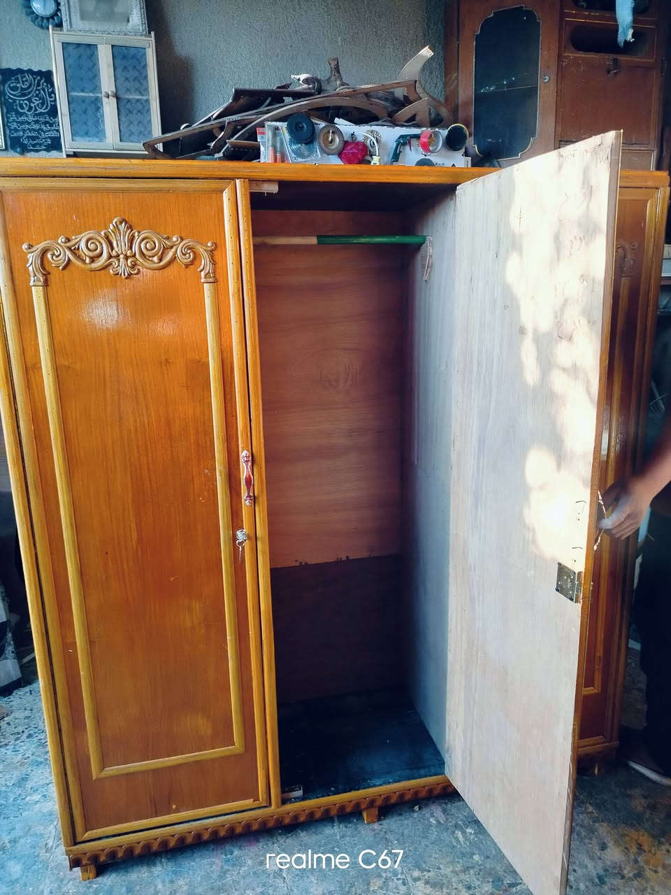 كنتور 3باب ثابت العرض متر و60سم والارتفاع متر و75سم ///السعر 90الف نهايته للتواصل العماره حي النداء شارع الحسينيه فرع فرن صمون الكرار تلفون//***********
