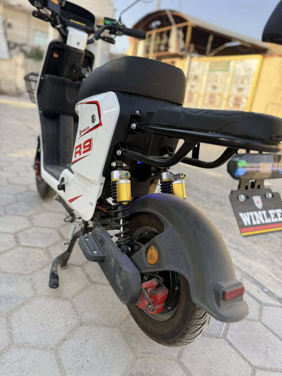 سلام عليكم للبيع دراجه شحن 5 بطاريات
مديل 2026 ستلام جديد R9 حديثه مكفوله ماشه صار 3 ايام من شتريها سبب البيع ماعندي مكان السعر 550 العنون البصره معقل ***********
