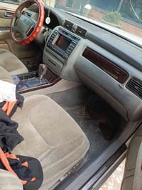 سياره تيوتا كراون ملكه سياره موديل 2002 فتحه برده كهرباء سياره جاهزه م...