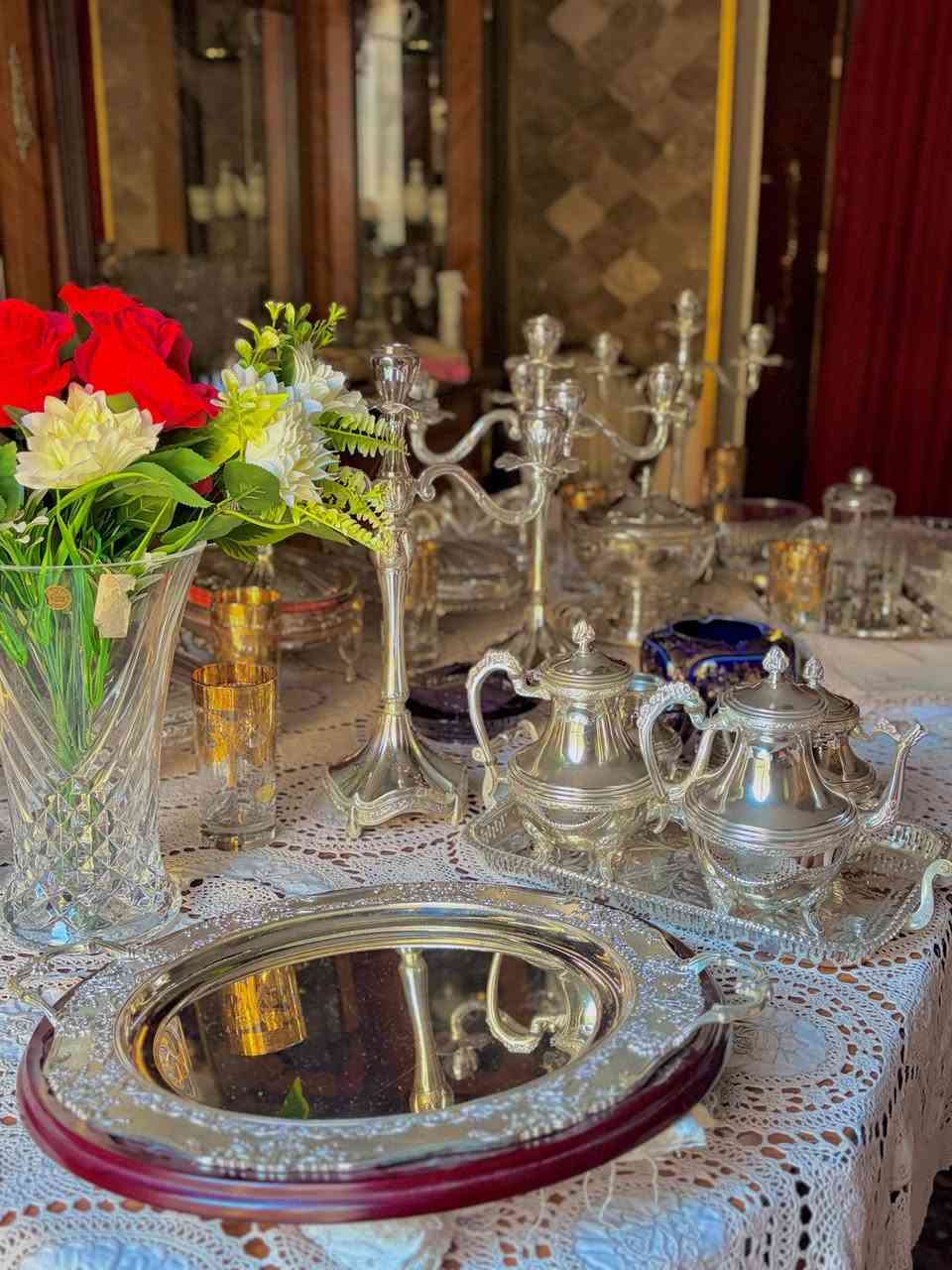 صنيه تقديم حجم كبير جدا  طلاء فضه عاليه بزخارف على الأحرف واليدين وقاعده خشب قويه جدا


**إذا كنت صاحب هذا الإعلان وتريد حذفه لأي سبب، رجاءا أرسل رسالة إلى الدعم الفني**