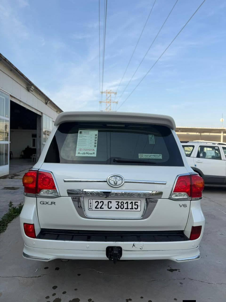 سلام عليكم للبيع لاندكروز موديل 2013 8يرباك المكان بغداد الراشديه السعر 385 وبيها مجال الاستفسار رقم الهاتف ***********
