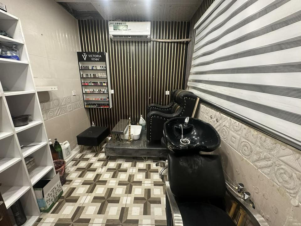 أغراض مركز تجميل للبيع بصورة كاملة او مفردة الموقع المنصور للاستفسار التواصل على الرقم ‭٠٧٨٠ ١٤٤ ١١٢٢‬
