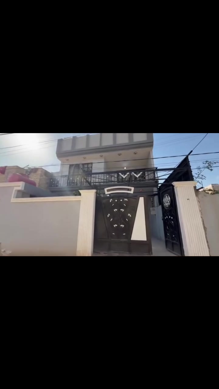 بيت للبيع زراعي 25 المساحه 250 متر بناء طابوق والسقف كونكريت مسلح طابقين يحتوي على 6غرف نوم وصاله واستقبال ومطبخ وصحيات ومدخل سياره وحديقه البناء نظيف وحديث الموقع طوريريج شارع اربعين نزلة ابو ورده للاستفسار ***********
