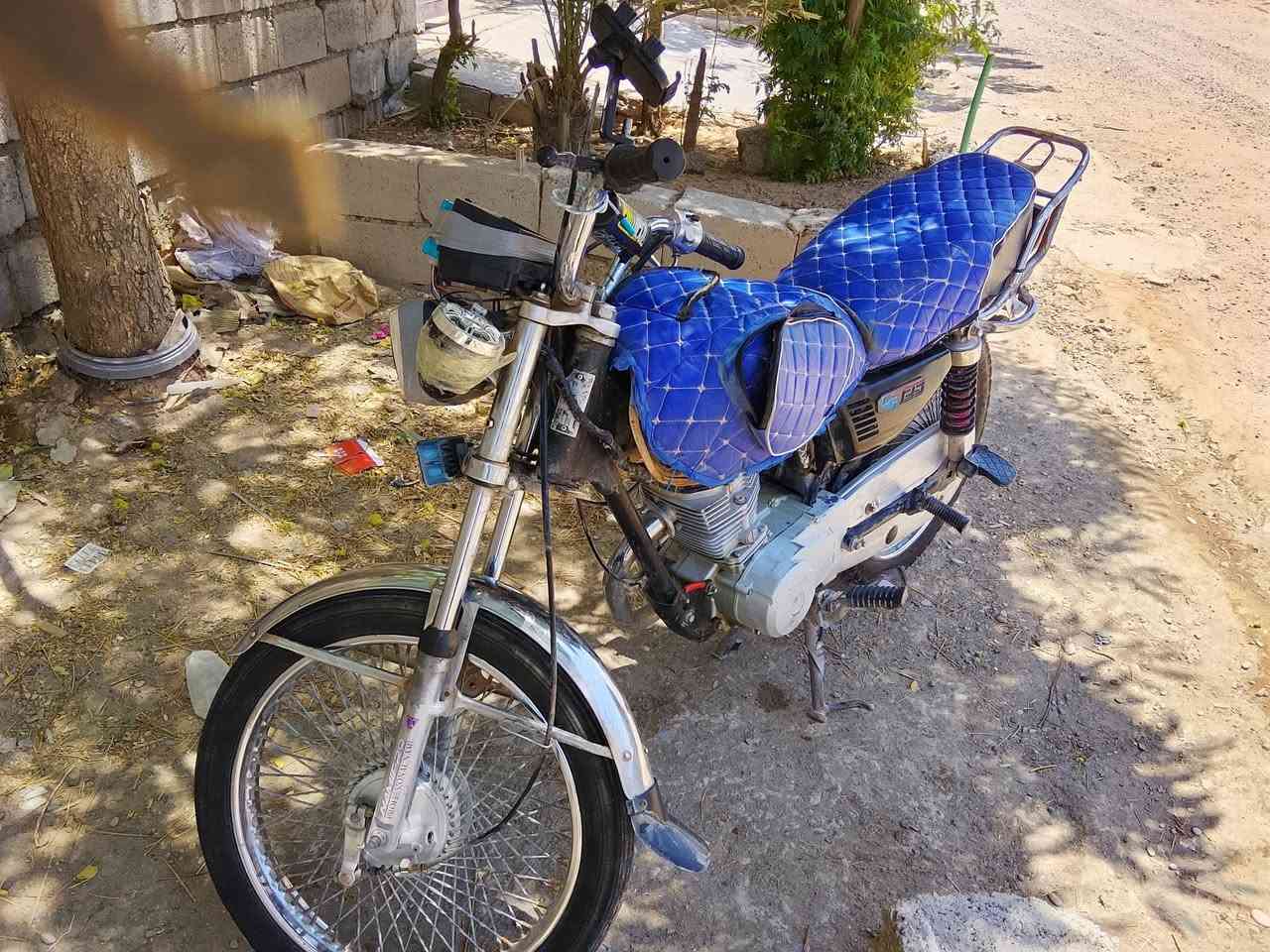 السلام عليكم دراجه نامه امتياز للبيع موديل18دراجه مكفوله من صرف و نضوح شلعه ومعدل خير من الله 
سعر275وبي مجال عنوان جلولاء ***********
