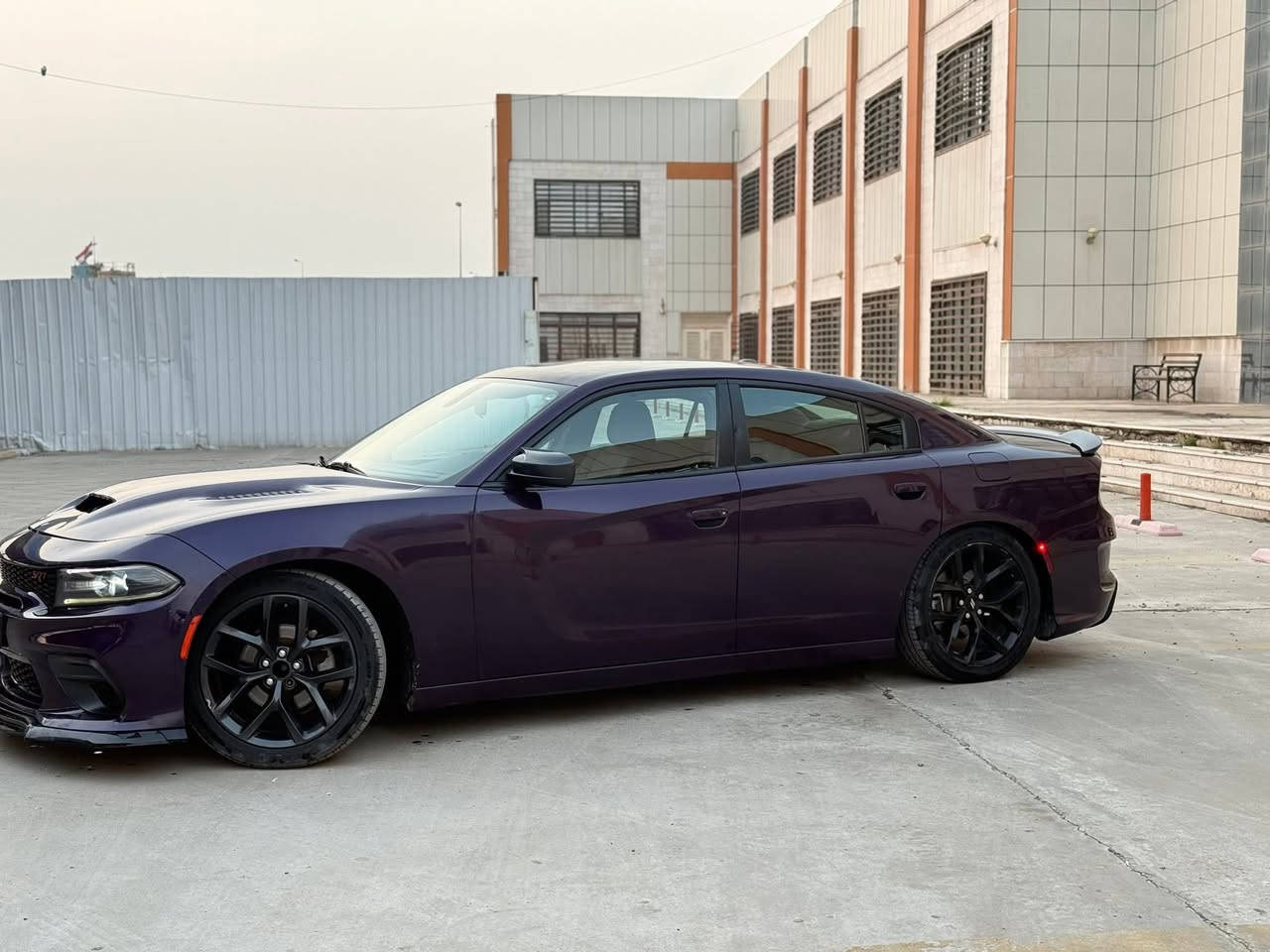 سلام عليكم
جارجر موديل 2020 sxt 
رقم اربيل الجديد سنويه 2027 شرط التحويل 
محرك 6 سندر 
تو ويل 
ماشيه 145 مايل 
صور الحادث 
بالمنشور بدون دواخل بدون ارباك يعني شاصي لغد كفاله 
ابيع صبغ عام صبغ عام  
السعر 183 ورقه 
شرط محرك كير كفالة 
مكانها بغداد بسمايه 
***********
