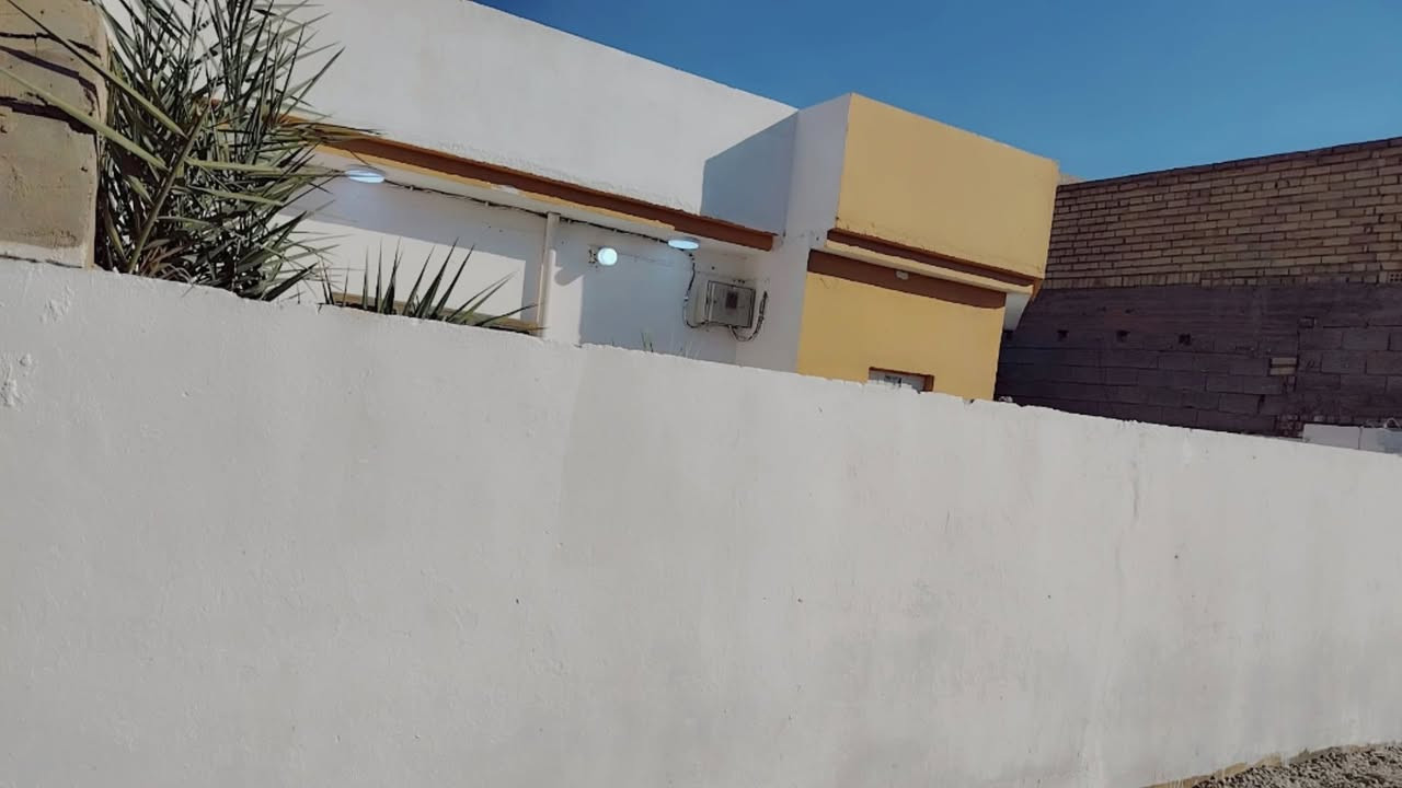 السلام عليكم بيت البيع حواس شارع معرض حجي ناطق مساحت البيت 230متر وسعره مناسب تصال عله هاذه الرقم ***********

