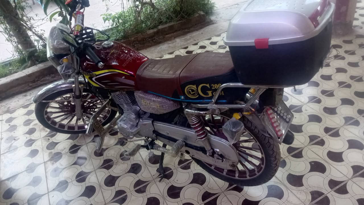 السلام عليكم دراجة سيفان  للبيع موديل 2025  دراجه حلوه نضيفه محرك يخبل مابيها اي نقص دراجه حلوه ونضيفه مبدل بيها فقط شاشه والايت مال 26 الباقي كفاله للبيع او مراوس مكان ديالى ناحيه السلام سعر 750بيها مجال ***********
