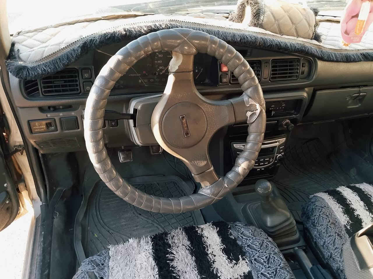 مازدا موديل 1990 رقم نينوى ودولي باسم الشرعي شرط التحويل كربون بنزين بها محرك 8 بخ شرط السعر 35 بيها مجال العنوان موصل جانب الايمن رقم الموبايل ***********
