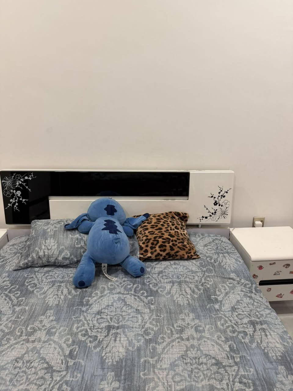 غرفة نوم اطفال كلش جديده لبيع المكان بغداد 
***********
