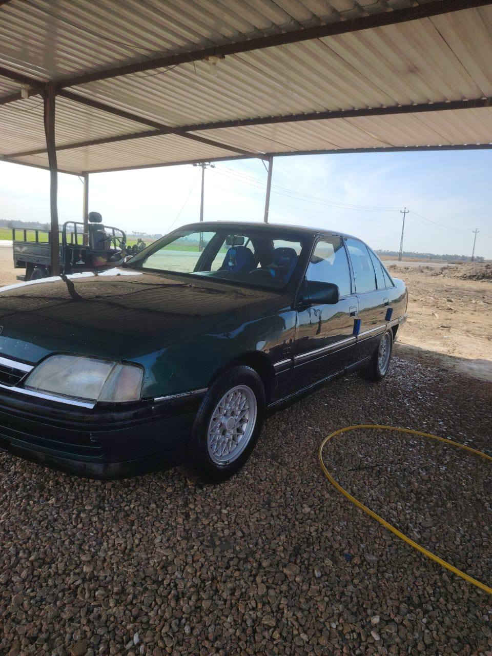 اسلام عليكم اخوان سياره اوبل اوميكا حجم 20. سياره جديده او نضيفه. كير او محرك كفاله. كهربايات كله شغاله. ماناقصه كلشي محرك مكفول لا بخار ولا تنقيص. دواخل جديده. السعر 26 او بيه مجال لشراي. مكان السياره نجف ناحيه الحريه.  تحويل ثاني يوم. رقم ***********
