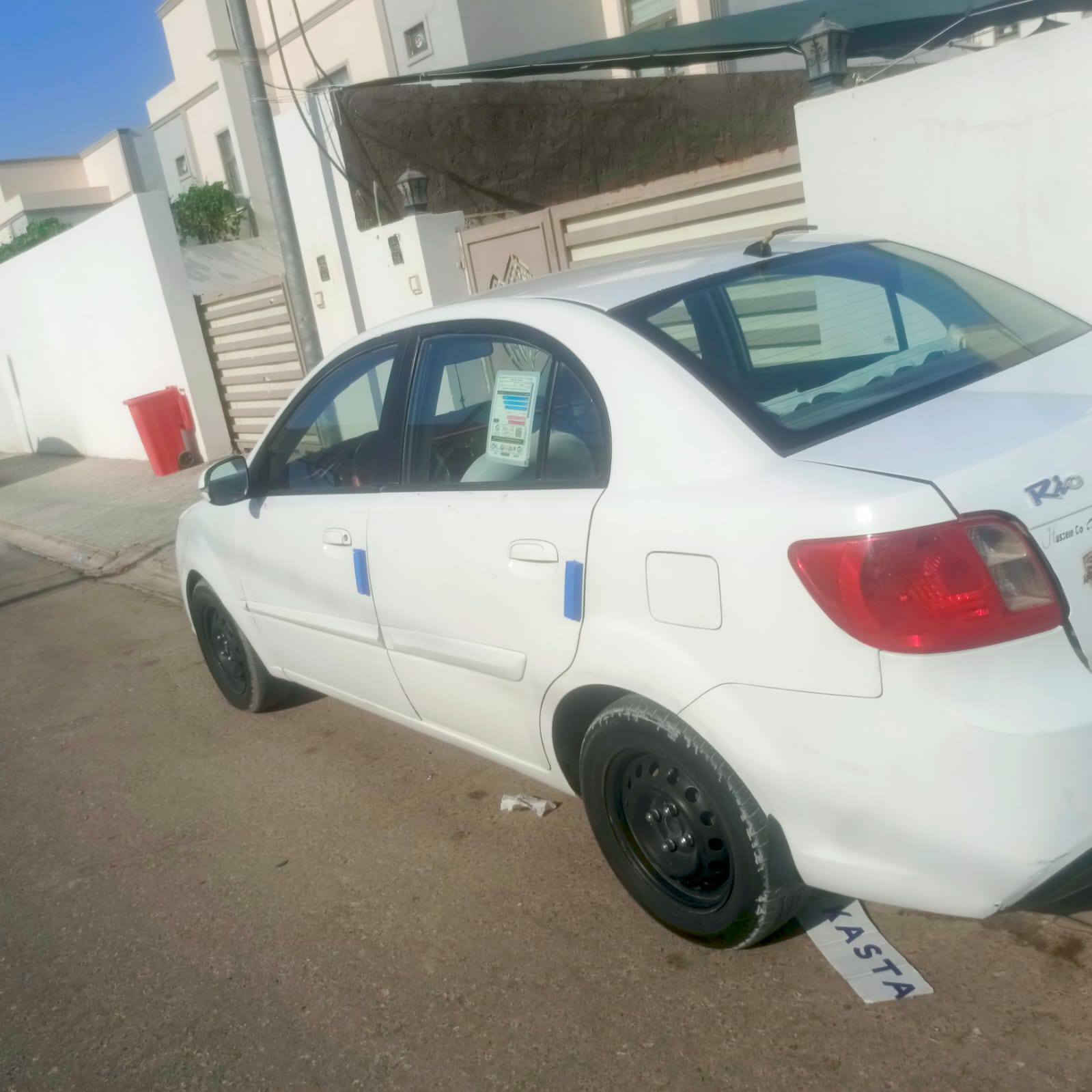 كيا ريو 2011
سياره بيه 3 صبغ 
محرك كير مكفولات
محرك 4 سلندر 1600cc
مواصفات عاديه 
بسم شركه حسين عثمان
مكاني نجف 
السعر 77 وبيه مجال 
للتواصل ***********
