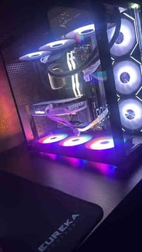 من رخصت الادمن عندي ram 32 6400  بدون (كرت) r7 7700  كيس من game max  ...