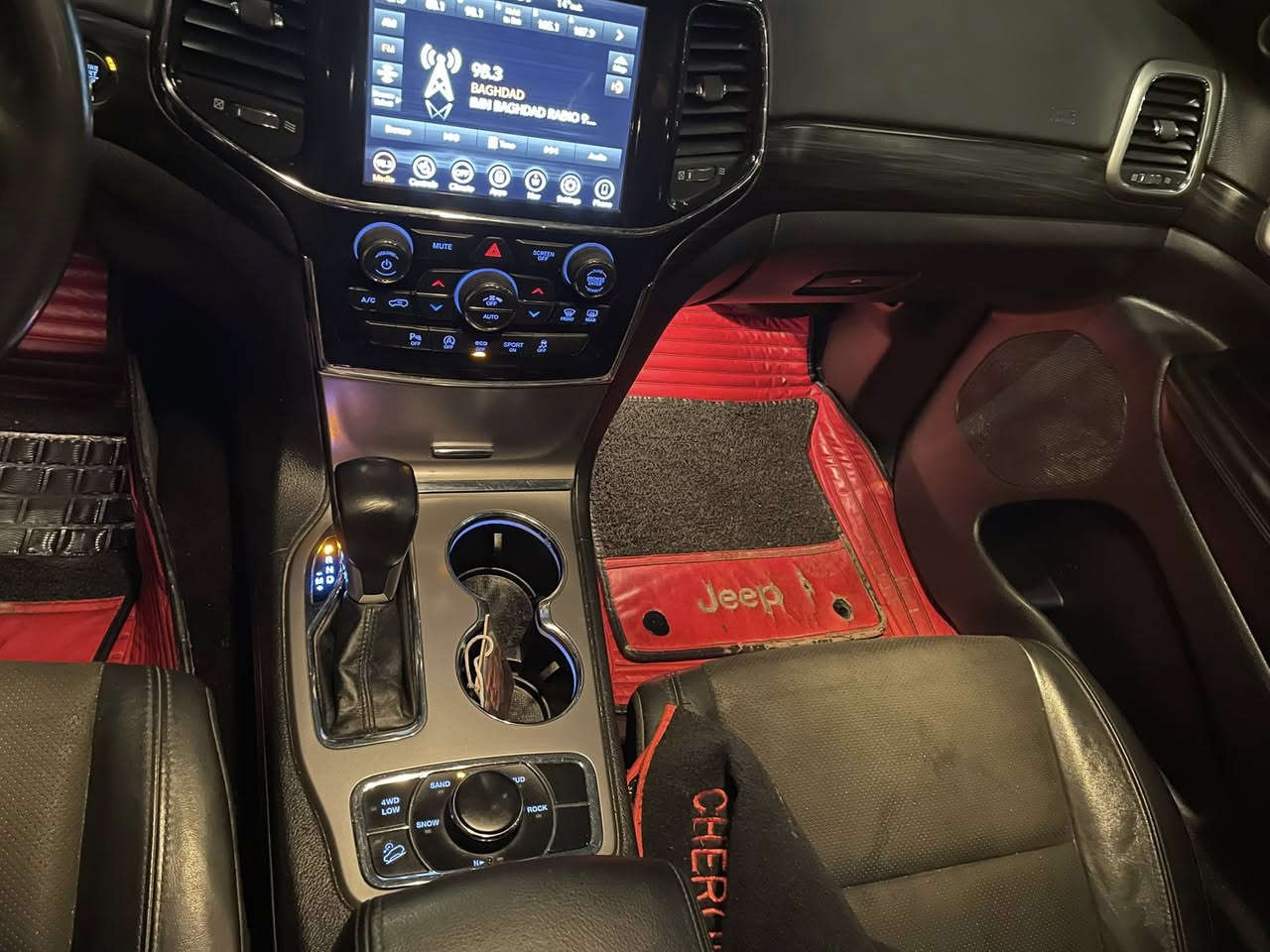 جيب لاريدو بلاك توب موديل 2022فول مواصفات  عليها كت اس ار تي بصمه كشنات خزن فورويل كير عصا +كير ماوس 4 انضمه قياده +نضام الاوتو ستوب ونضام الاسبورت كير 8نمر ونضام صرف الوقود تدفئه تبريد بالكشنات الاماميه والخلفيه فقط تدفئه  تدفئه بالستيرن كشنات اماميه كهربائيه صندوك كهربائي شفط وبعد بيها هواي مواصفات وارد امريكي ضرر جاملغ امامي وجاملغ خلفي ونهاية القماره وبنيد فقط ماشيه 46سياره مال بيت نضيفه سعرها 265$وبيها مجال 
متواجد واتساب وشريحه حي الجهاد
***********/***********
