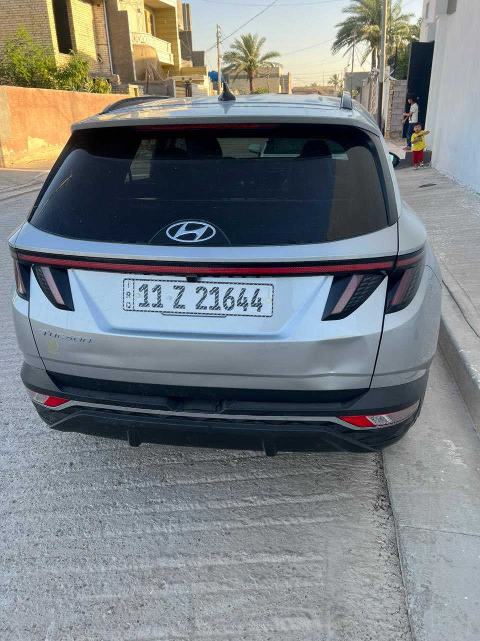 توسان موديل 2024
وارد امريكي فول مواصفات 
محرك 2500 
فتحه 
رادار امامي و جانبي 
حساسات خلفية
كشنات جلد 
كشنات تدفئة 
شاحن موبايل لاسلكي
جنطة كهرباء 
تشغيل عن بعد
سايد بريك كهرباء 
مانع انزلاق 
اوتو هولد
ابل كار بلاي
و باقي المواصفات المعروفة
السيارة ماشية  42 الف ميل 
صور الحادث بالمنشور البنيد صبغ فقط
مكان السيارة صويره 
السعر 175 وبيها مجال حك جيتك 
رقم صاحب سيارة ***********
