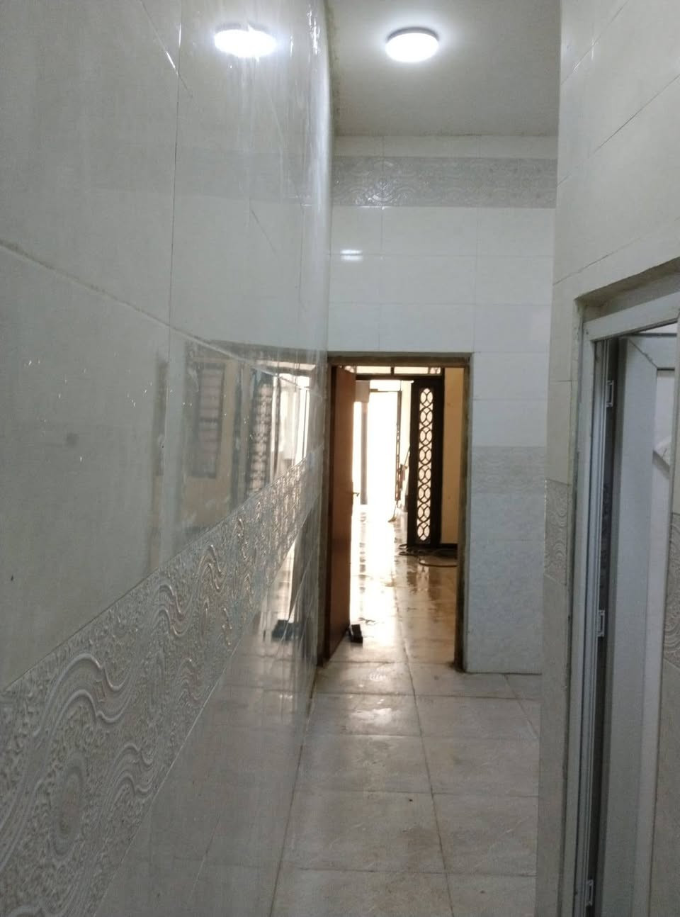 للأيجار مشتمل زغير أرضي بناء حديث وديكور  للأيجار يحتوي على غرفة واحده وهول وصحيات واستقبال  العنوان مناوي لجم قرب الباب الخلفي لمول  الخوره الجديد  سعر الأيجار 300الف قفل
  واتساب او للأتصال   *********** البصرة, العراق
