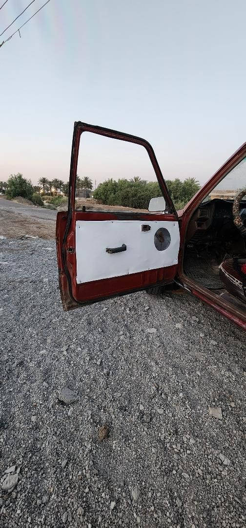 ٨٥ رقم بغداد دولي بسمي  السياره بلاديه بدون صبغ بيه جراد مكانه أبو غريب السعر ٤٥ ورقه بيه مجال قليل
***********
