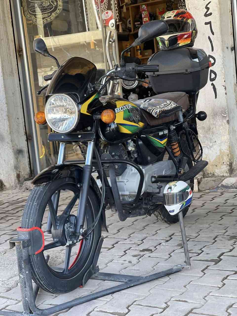 يالله السلام عليكم ورحمة الله وبركاته تحية طيبة 🫡
دراجة بوكسر للبيع  او مراوس موديل 2021 كاملة والكمال لله
كل نقص مابيها جيب فيتر وفحص محرك 150 سي سي شرط برغي مامفتوح بيها رقم ديالى سنويه ولوحات  دبل سويج عداد نمر شغال بانزين شغال اشاير بلوجكتر درع لون مميز 🖤

سعر 1900 وبيها مجال للطيبين 💎

عنوان ديالى الخالص قرب فلكة مصطفى جواد 📍

واتساب ***********

اتصال ***********

#الجميع
