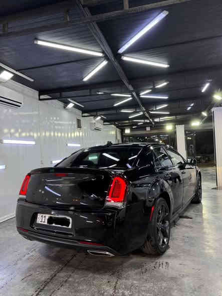 السلام عليكم 
اوباما 2023 S300 
فول مواصفات S
ماشيه 32 الف 
رقم بغداد 
المواصفات :. 
🔴🔴🔴

* پانوراما .  
* رادار مع مانع تصادم . 
* نقطة عمياء . 
* حساسات امامية . . 
* ويل قياس 20 أنج . 
* حساسات خلفية . 
* سستم صوت الپاين مع سماعات بريميوم .
* ⁠دمام صوت 
* داخل جلد  .  
* مقاعد أمامية كهربائية عدد 2 . 
* ذاكرة لحفظ وضعيات الجلوس (ميموري) . 
* مقاعد أمامية تبريد وتدفئة . 
* مقاعد خلفية تدفئة . 
* تشغيل عن بعد . 
* ستيرن كهربائي . 
* تدفئة ستيرن . 
* محدد سرعة . 
* تلفون بلوتوث . 
* كاميرا خلفية .
* مرايا متحسسة للاضاءة العالية 
* كير شفتر بالستيرن
* دخول ذكي (بصمة) 
*رادارات حساسات 
🔴🔴
مكان السياره بغداد-اليرموك
.:: السعر الاتصال بالرقم ادناه 👇🏻::.
***********
