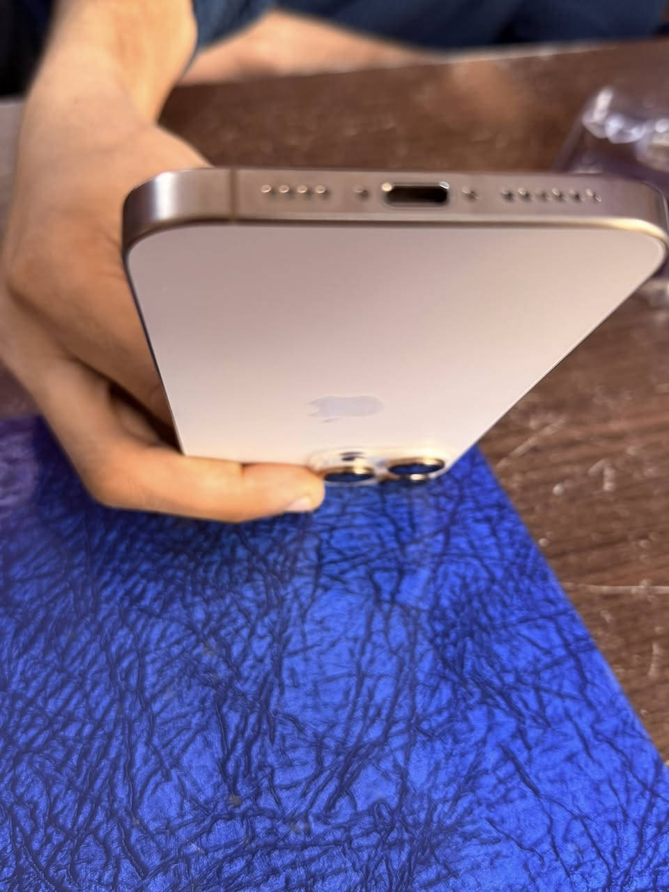 ايفون ١٦ برو ماكس ذاكره ٢٥٦ لون صحراوي دزرت  بطاريه 90 جهاز جذاً نظيف لا شخط ولا اي ملاحظه بي وبدون فتح او اي تصليح السعر مليون و 300 وبي شي بسيط 
***********
بغداد العامرية
