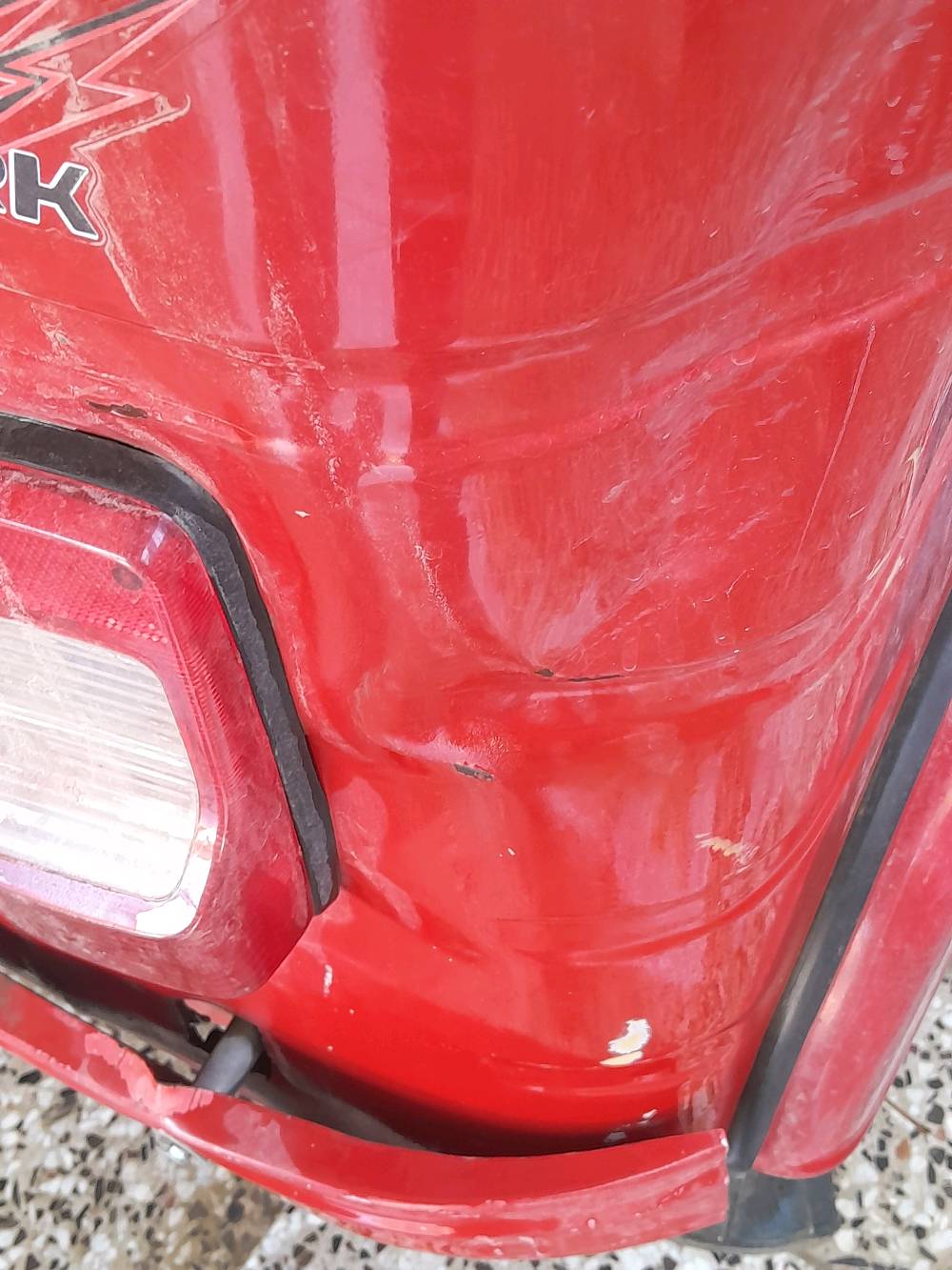 السلام عليكم تكتك مديل ٢٠١٨ شهر الخامس أوراق كامله حته هزه داخله  تكتك نضيفه تجفيت جديد كهربائيات كله شغاله بيها ضربه موضحه بالصور  كدام عينك التكتك نضيفه كلش السعر خاص
*********** واتساب بي