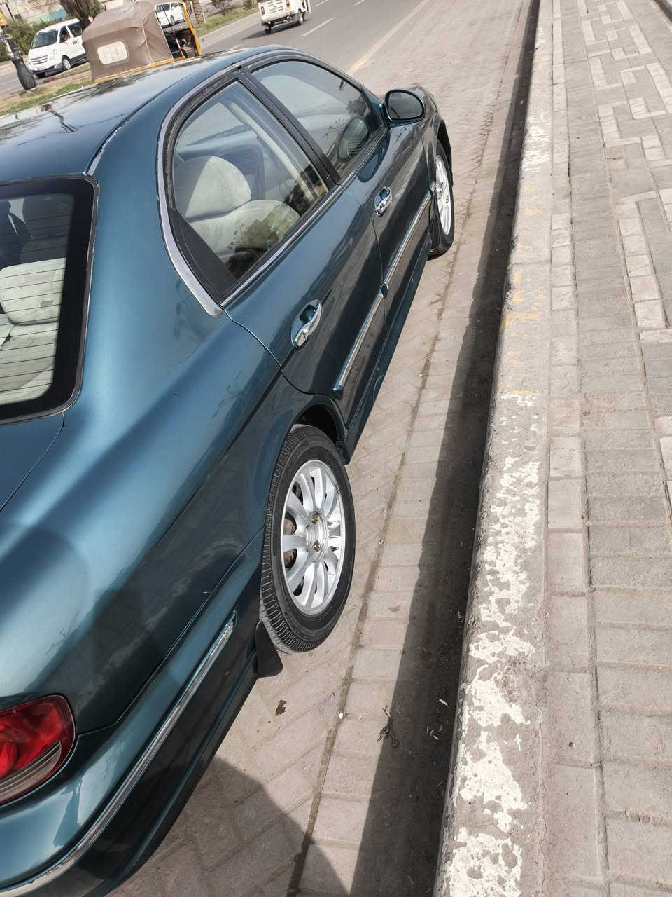 السلام عليكم من رخصت صاحب الكروب
سوناتا2005 وارد امريكي مكينه 2700
صبغ عام جماليه سياره بسمي تحويل مباشر رقم بغداد دولي
مكينه كير خير من الله 
داخل عسلي 
فتحت سقف 
أريل كهرباء 
سياره احلى من الصوره 
مكان بغداد 
***********
السعر 72
رجاء لحد يكسر بحلال العالم 
سياره متعوب عليه
