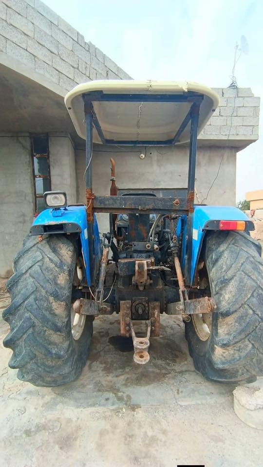 سلام عليكم
البيع البيع مكينه نيهولند حجم 75 موديل 2006 كتاب شركه المكينه مكفوله كفاله عامه سعره 60ورقه وبيه مجال رقم الهاتف ***********
